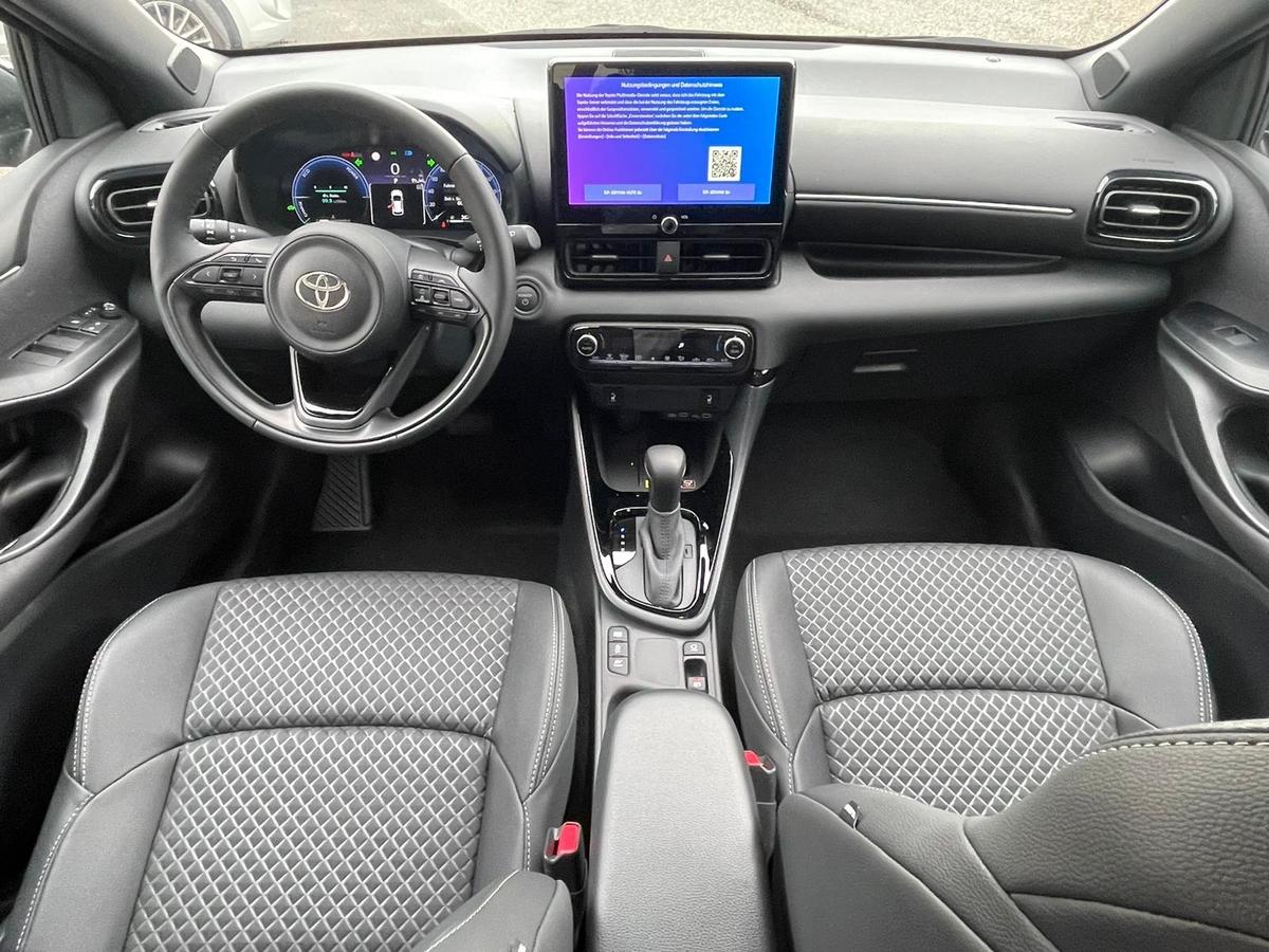 Toyota Yaris 1.5 130PS Hybrid Style - PDC - R.Kam - T.Leder - Sitzh