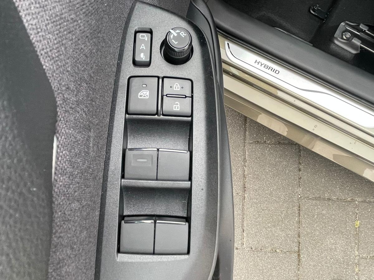 Toyota Yaris 1.5 130PS Hybrid Style - PDC - R.Kam - T.Leder - Sitzh