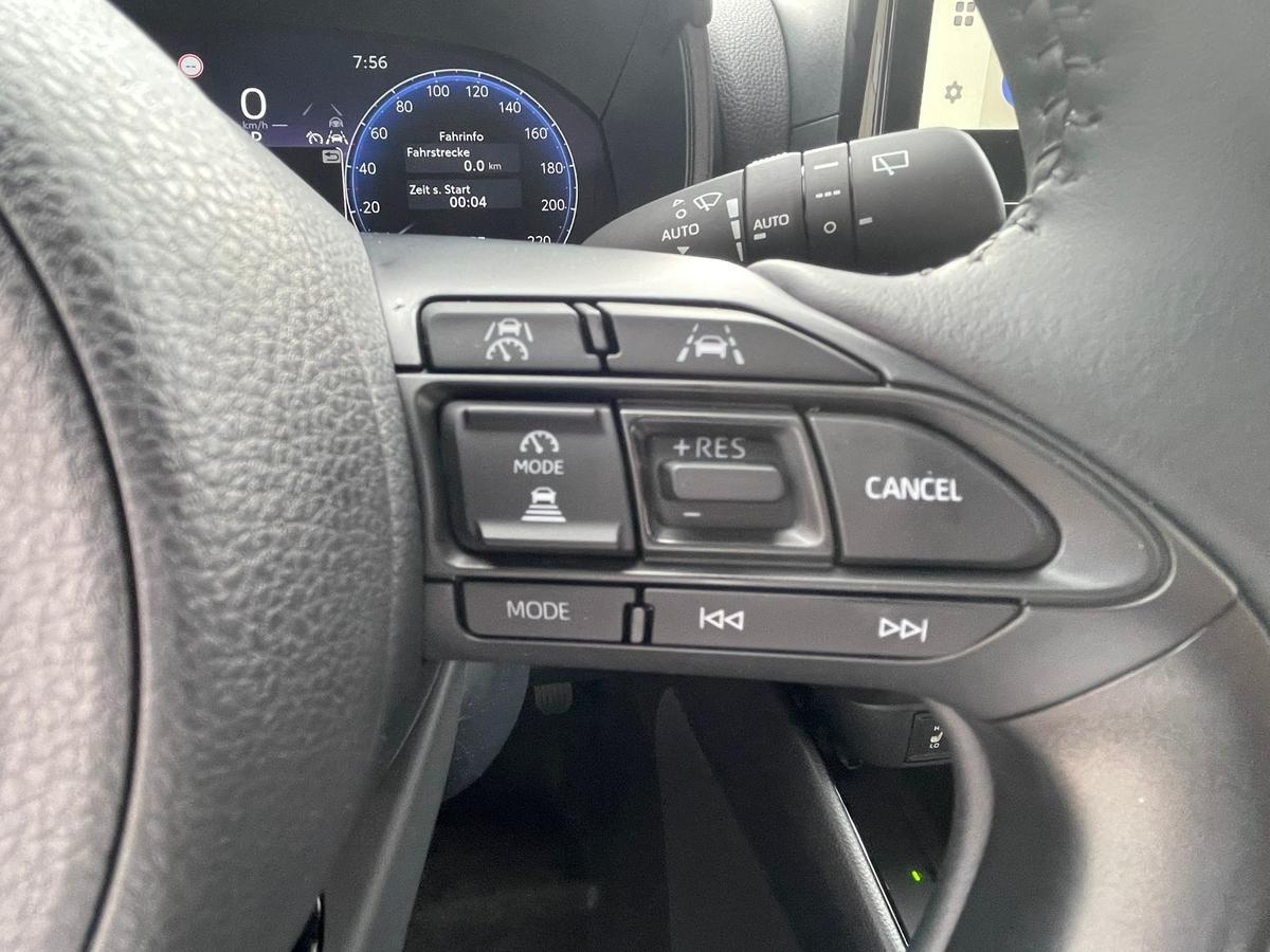 Toyota Yaris 1.5 130PS Hybrid Style - PDC - R.Kam - T.Leder - Sitzh