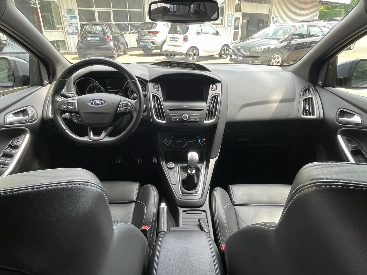 Ford Focus ST 2.0 ECO LEDER  PDC KLIMA ALU NAVI DAB RECARO 
