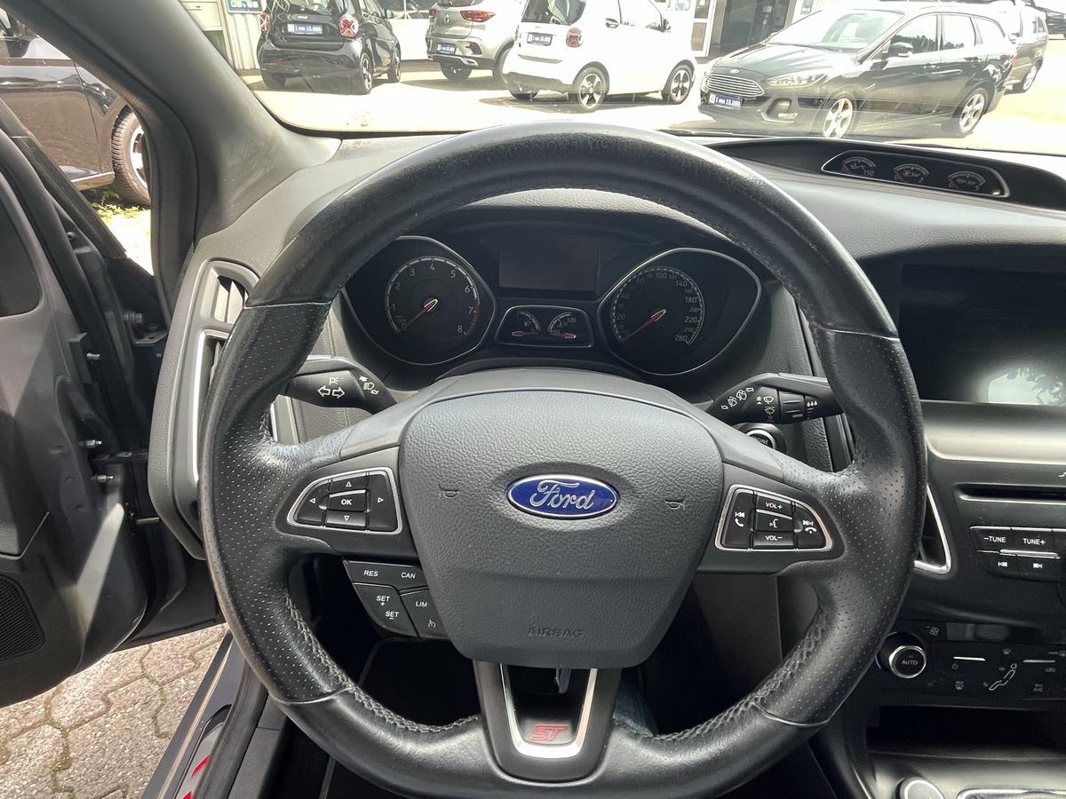 Ford Focus ST 2.0 ECO LEDER  PDC KLIMA ALU NAVI DAB RECARO 