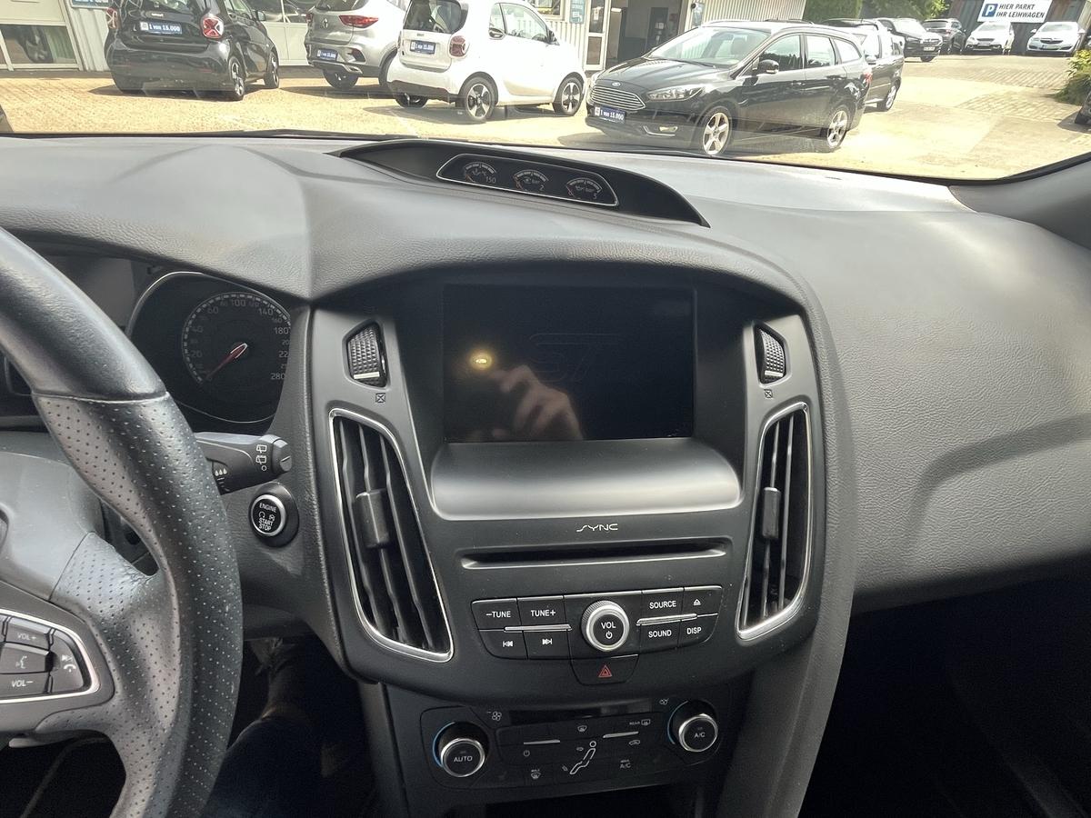 Ford Focus ST 2.0 ECO LEDER  PDC KLIMA ALU NAVI DAB RECARO 