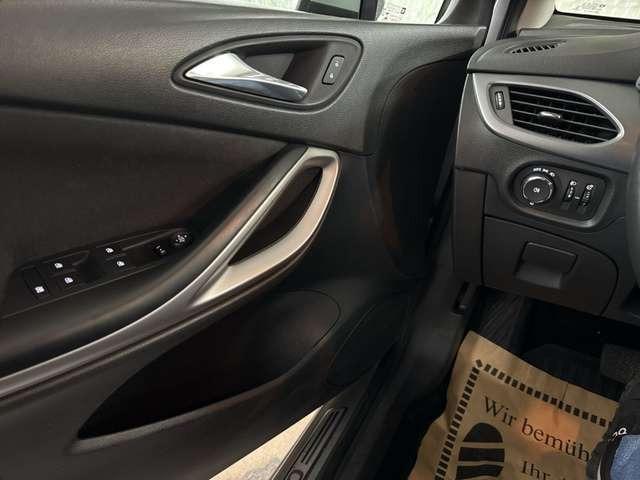 Opel Astra 1.6 CDTI SportsTourer Edition NAVI PDC AHK