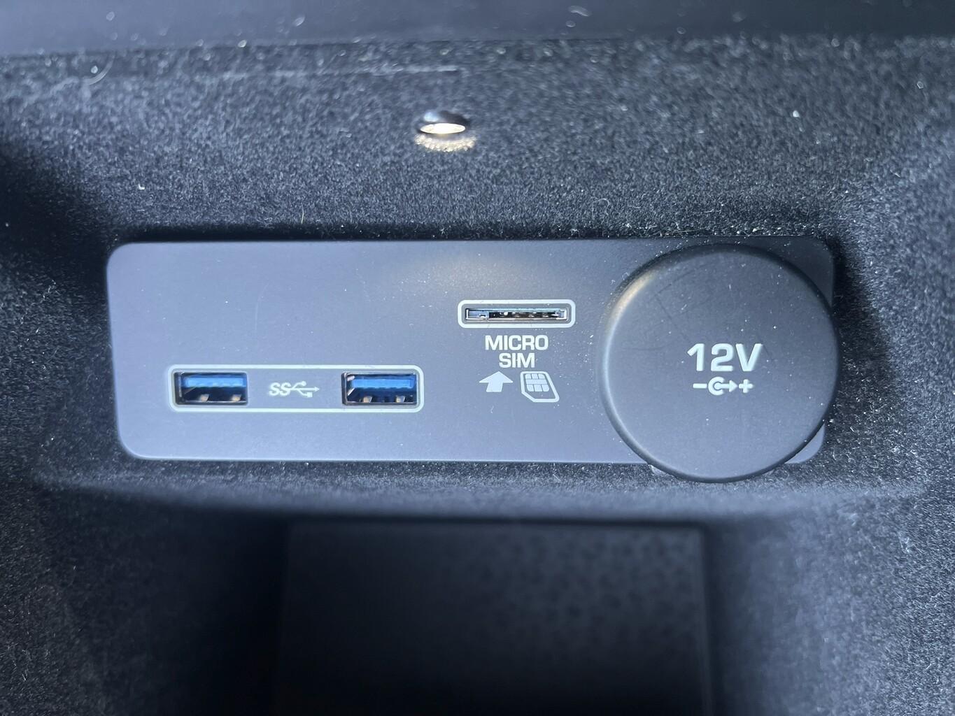 Jaguar E-Pace P250 HSE AWD Leder LED Nav EHK ACC Kam