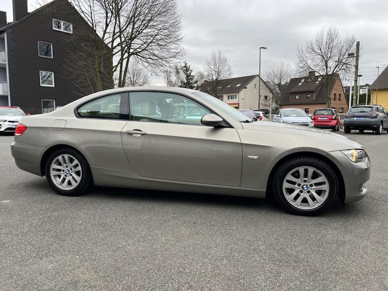 BMW 320 i COUPE KLIMA*LEDER*SHZG*NAVI*XENON*ALU*PDC