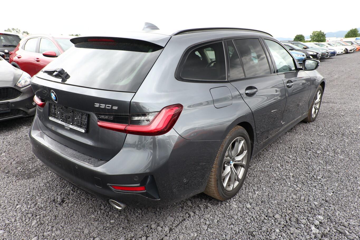 BMW 330 e Aut Sport Line AHK Laser HUD ParkA 360Kam