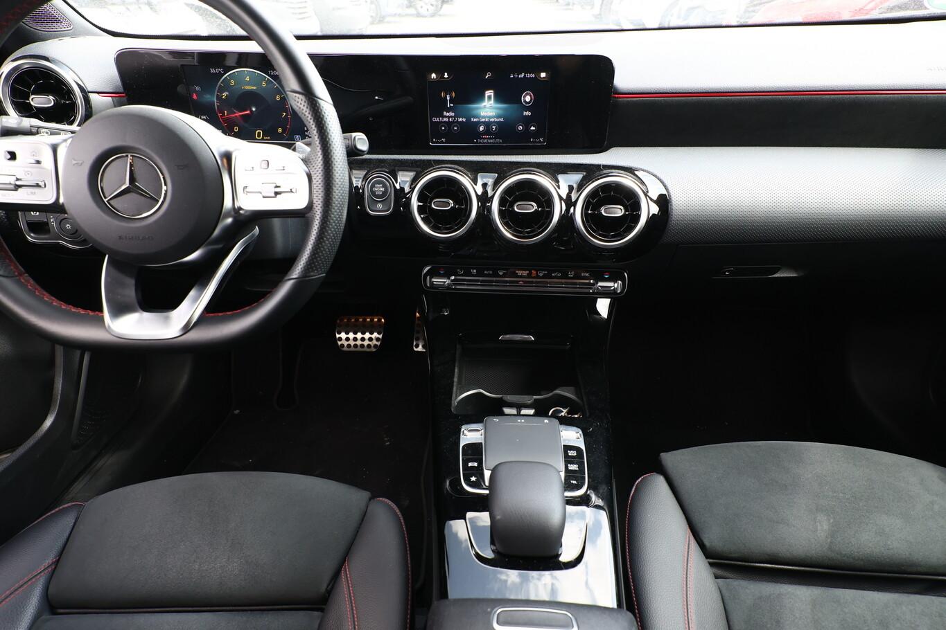 Mercedes-Benz DCT AMG Line LED SHZ