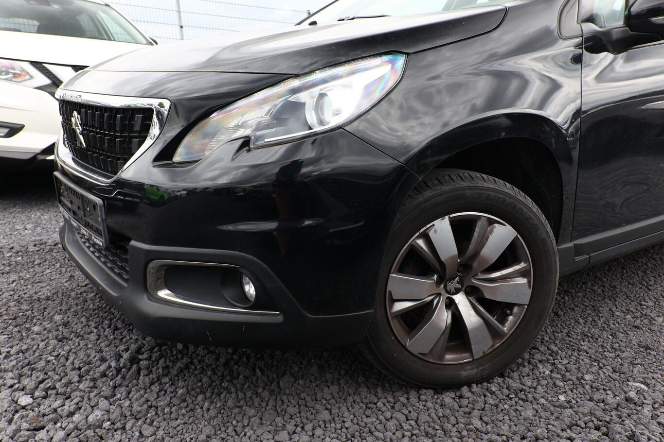 Peugeot 2008 1.2 1 PureTech 82 Active PDC SHZ Klima Temp