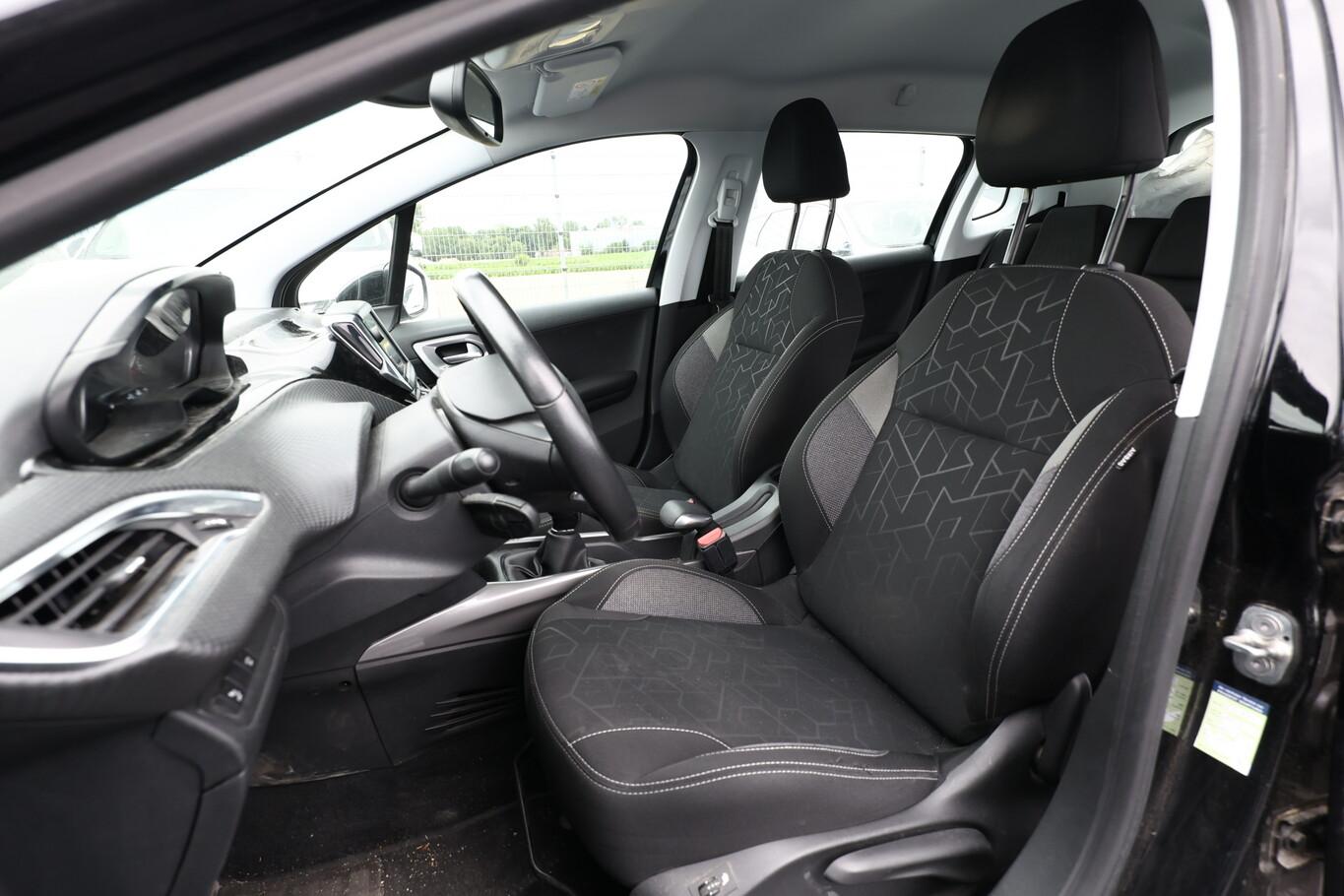 Peugeot 2008 1.2 1 PureTech 82 Active PDC SHZ Klima Temp