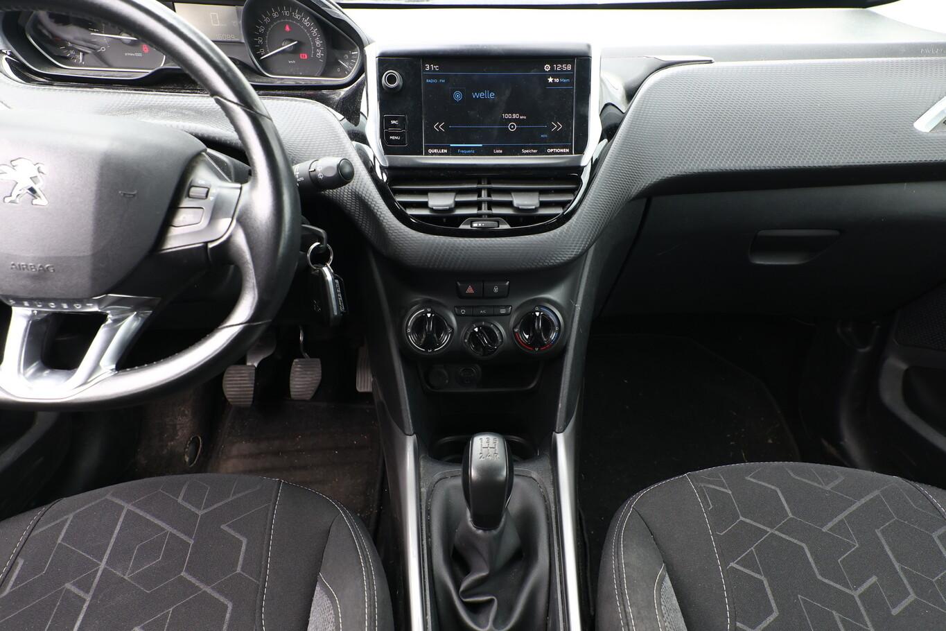 Peugeot 2008 1.2 1 PureTech 82 Active PDC SHZ Klima Temp