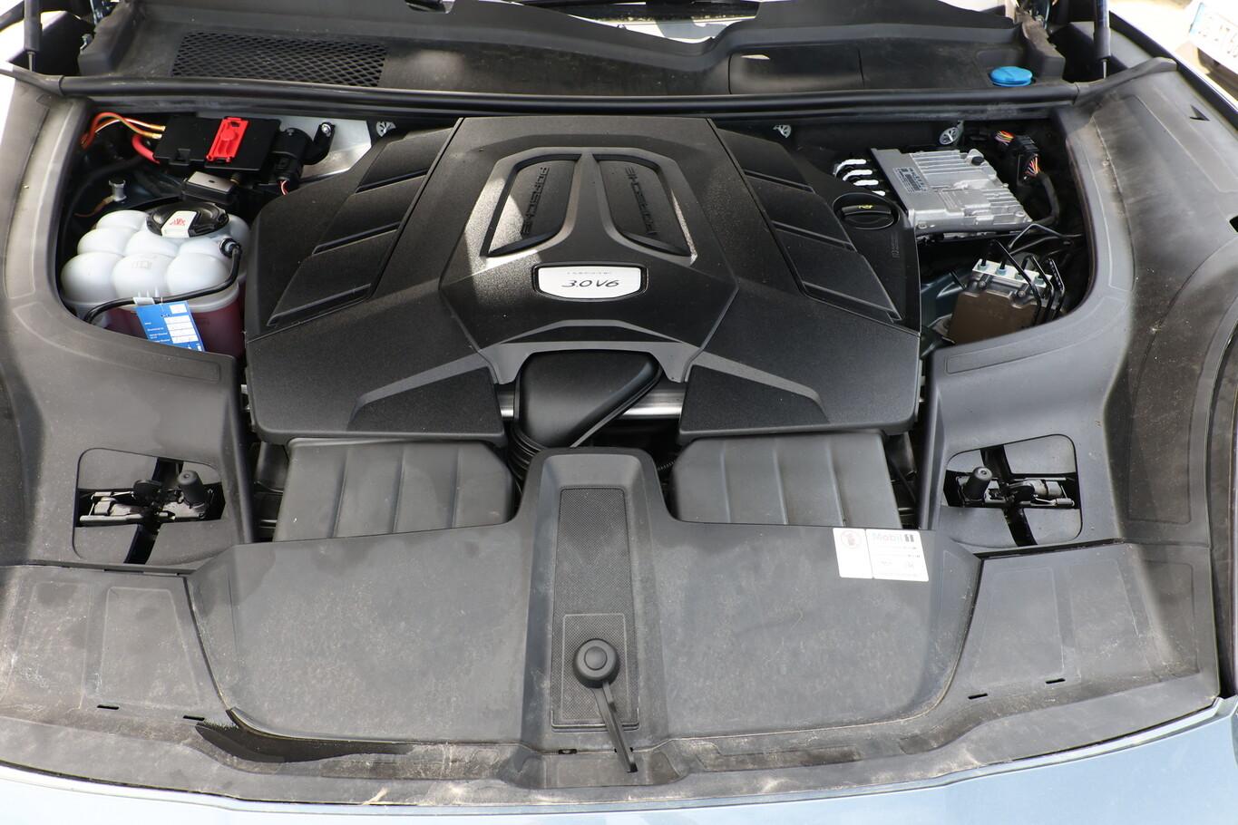 Porsche Cayenne 3.0 V6 Turbo 340 PASM Pano LM20Z AHK LED