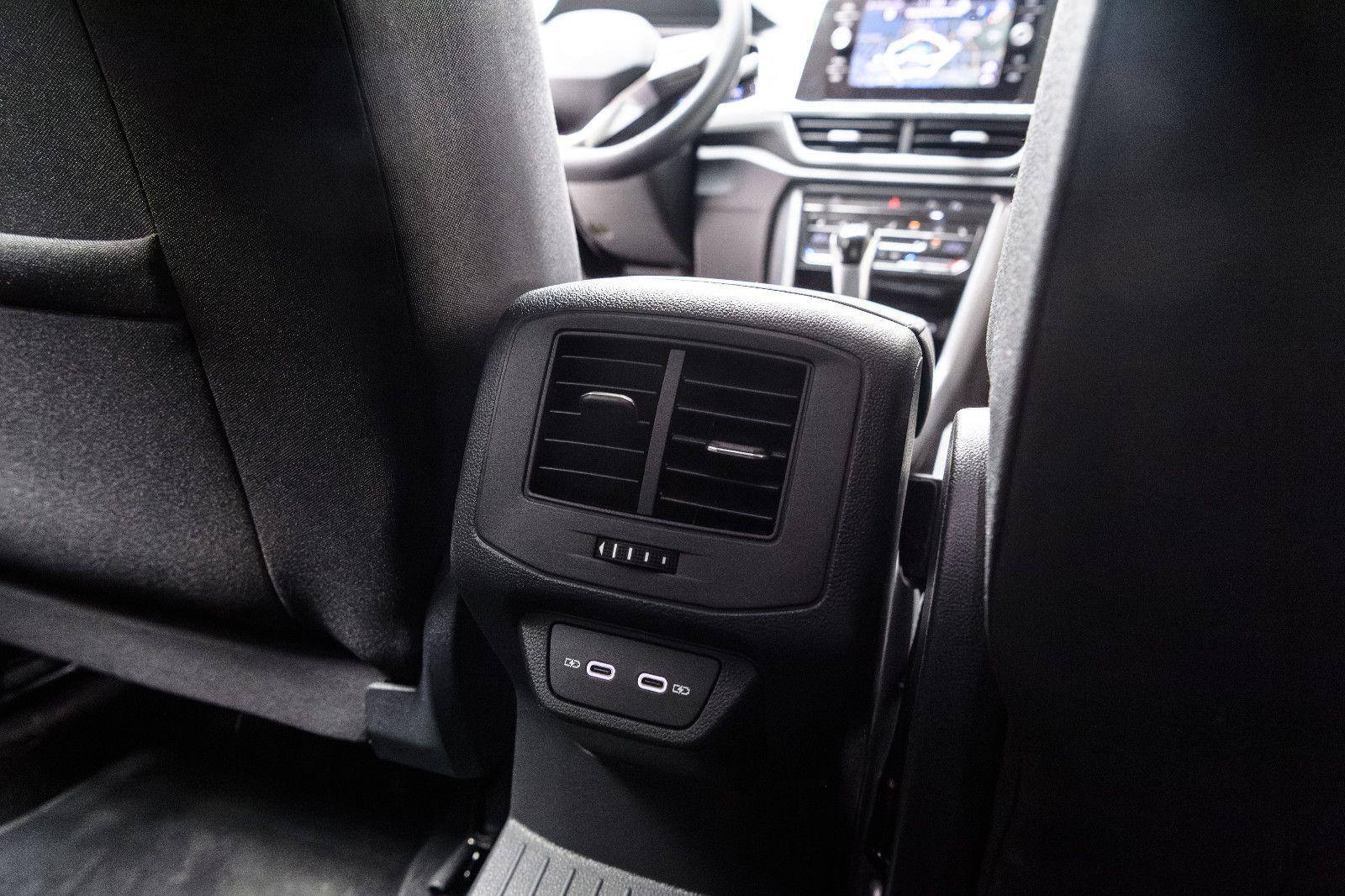 Volkswagen T-Roc Style 1.0 TSI LED+AHK+NAVI+KEYLESS+5 J.GAR