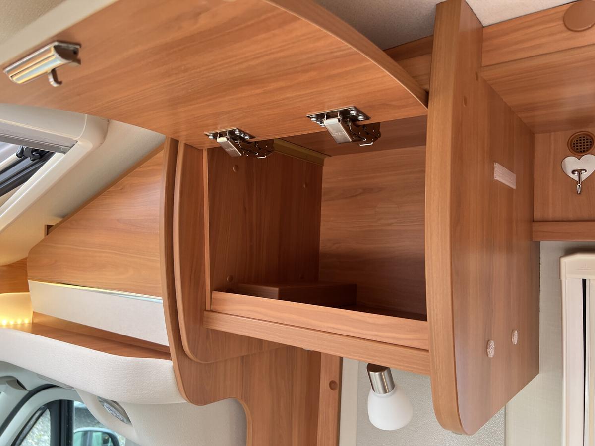 HYMER / ERIBA / HYMERCAR Tramp SL 588 Solar+Markise+Sat TV+Navi+Kamera