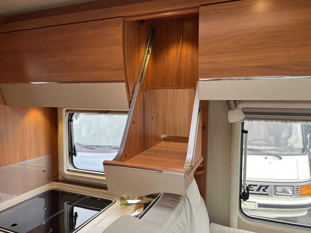 HYMER / ERIBA / HYMERCAR Tramp SL 588 Solar+Markise+Sat TV+Navi+Kamera