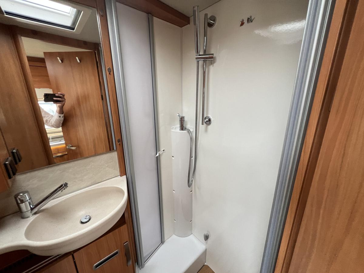 HYMER / ERIBA / HYMERCAR Tramp SL 588 Solar+Markise+Sat TV+Navi+Kamera