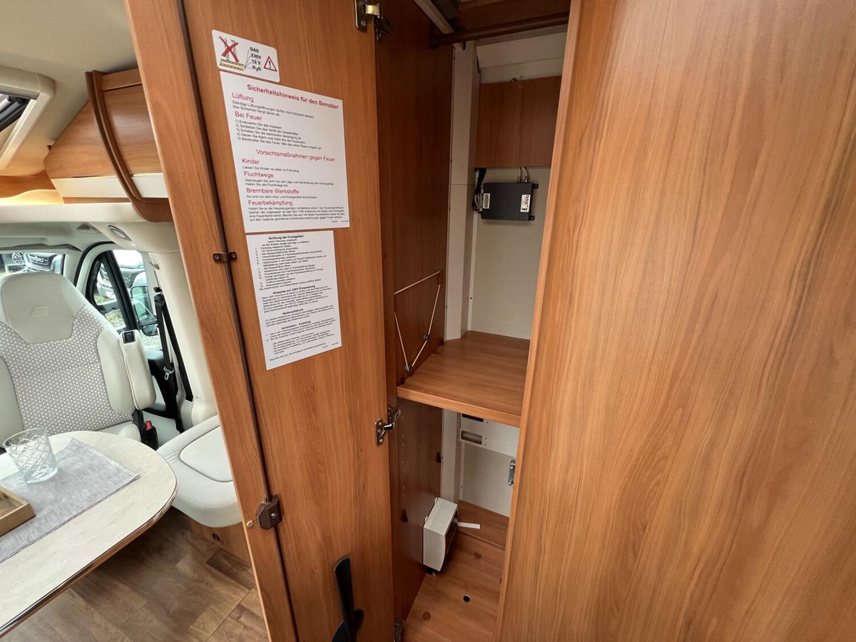 HYMER / ERIBA / HYMERCAR Tramp SL 588 Solar+Markise+Sat TV+Navi+Kamera