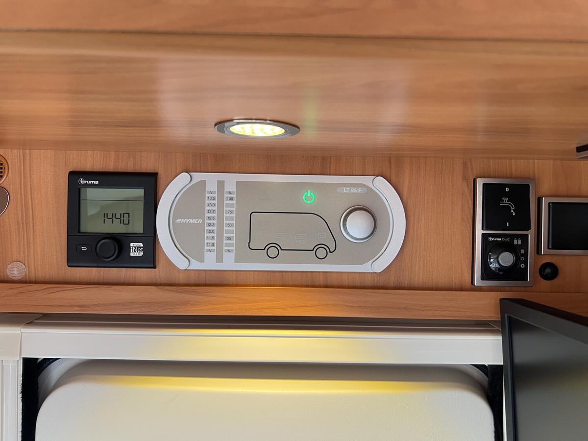HYMER / ERIBA / HYMERCAR Tramp SL 588 Solar+Markise+Sat TV+Navi+Kamera