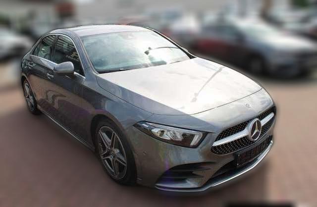 Mercedes-Benz A 180 Stufenheck Sportpaket Navi Digitales Cockpit LED A