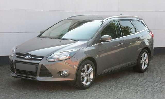 Ford Focus Turnier Champions Edition - AHK