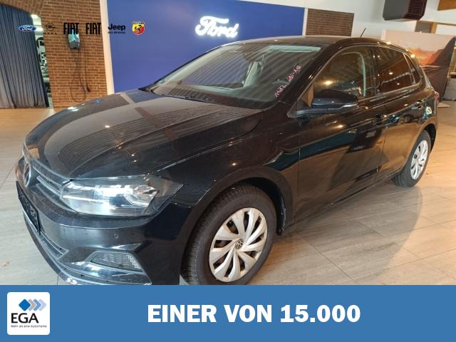 Volkswagen Polo COMFORTLINE NAVI / / GJR / Park Distance Control vo.&hi. Apple CarPlay