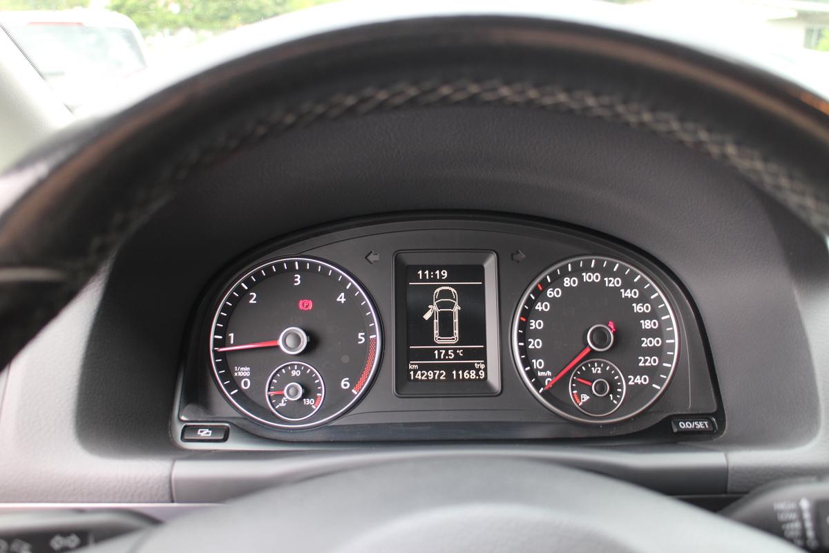 Volkswagen Touran Cross 2.0 TDI *7 SITZER*Navi*2.Hand*RearCamera