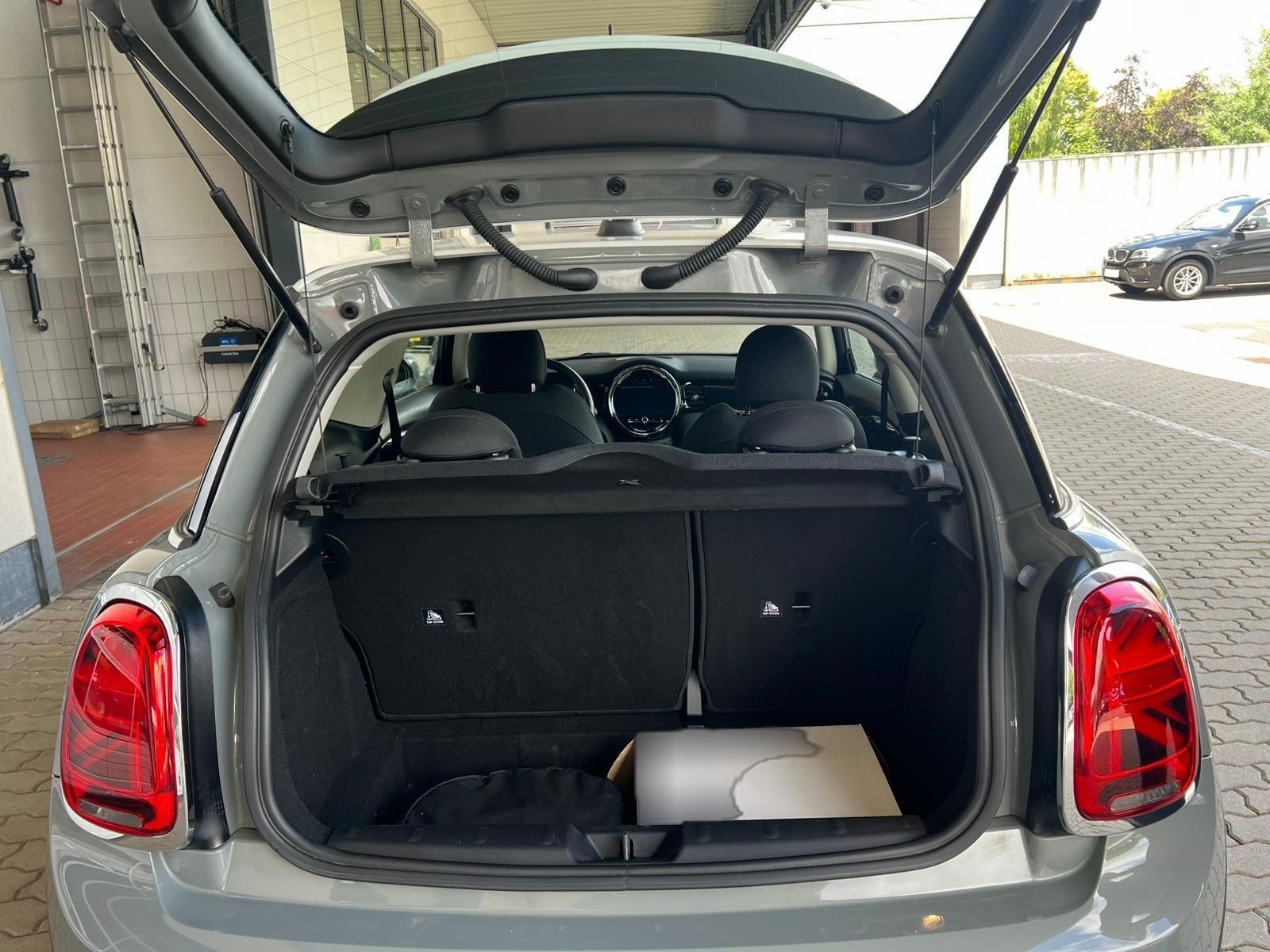 MINI Cooper SE SE Essential 99% Akku Navi Sport LED DAB PDC Wärmepumpe