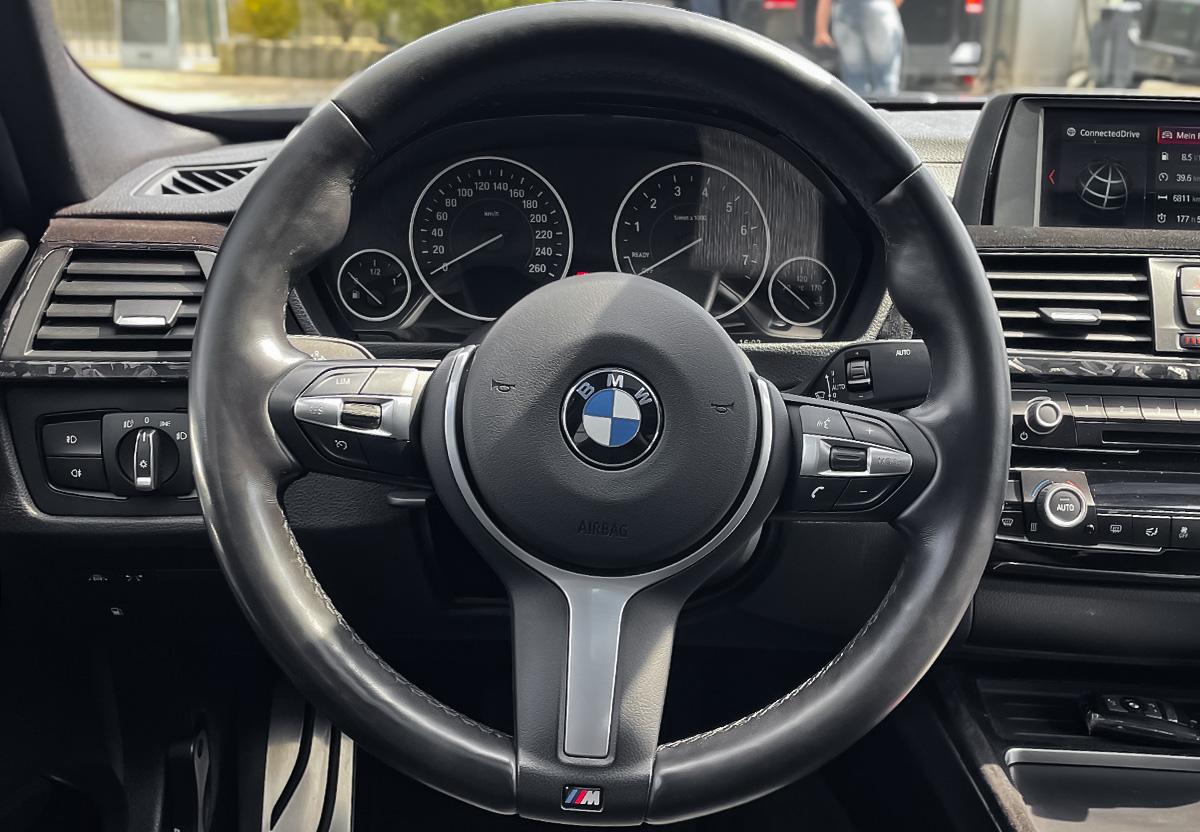 BMW 330e M Sport.LED.Pano.Head Up Display.