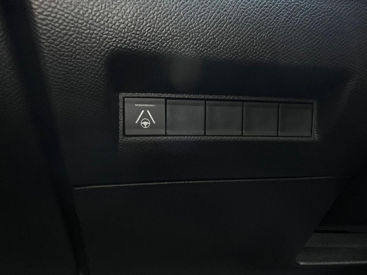 Peugeot 2008 1.2 PureTech 130 GT - PDC - R.Kam - Navi - T.Leder 