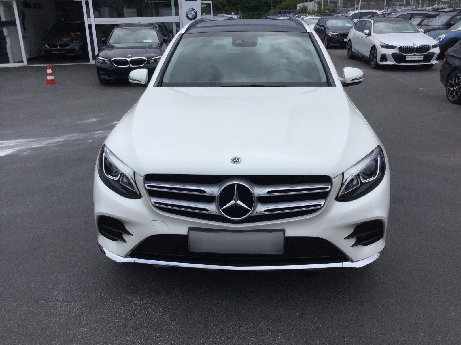 Mercedes-Benz GLC 250 4MATIC AMG LINE NAVI AHK PANO LED PARK-PAKET RFK