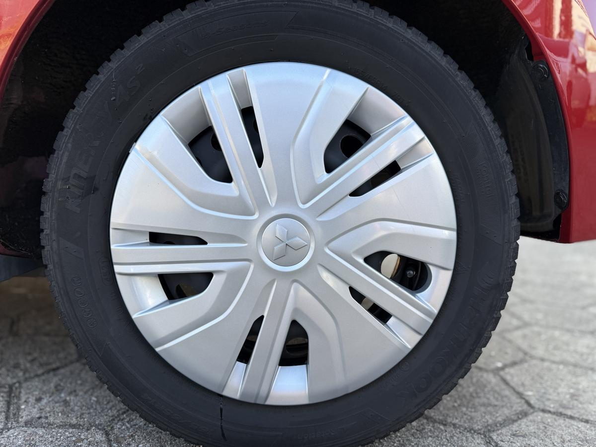 Mitsubishi Space Star Select 1.2 MT. GJR. PDC hinten