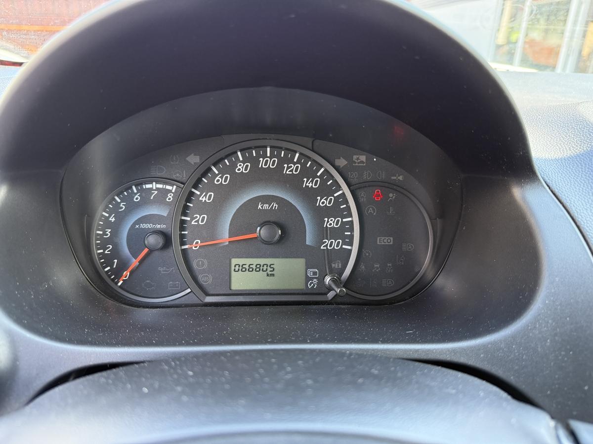 Mitsubishi Space Star Select 1.2 MT. GJR. PDC hinten