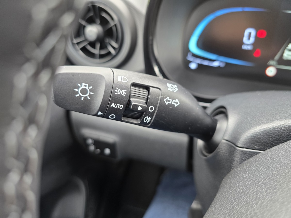Hyundai i10 1.0 5-Türer #Navi #RFK #SHZ #DAB #beh. Lenkrad #GJR