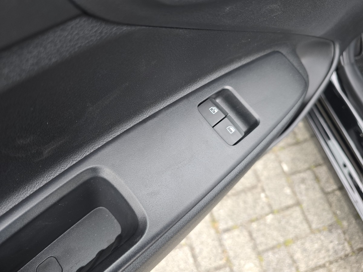 Hyundai i10 1.0 5-Türer #Navi #RFK #SHZ #DAB #beh. Lenkrad #GJR