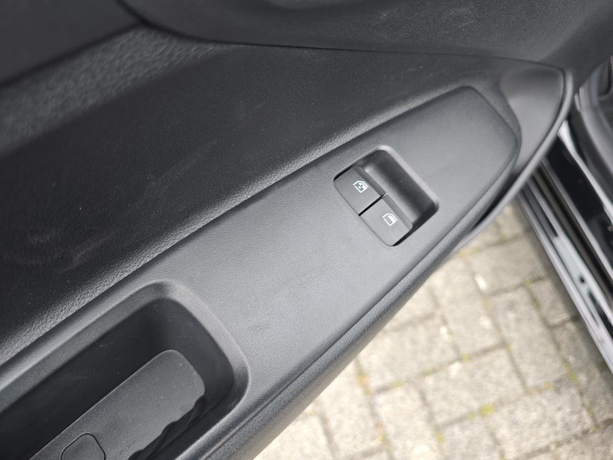 Hyundai i10 1.0 5MT Navi Rückfahrkamera SHZ  DAB beh. Lenkrad