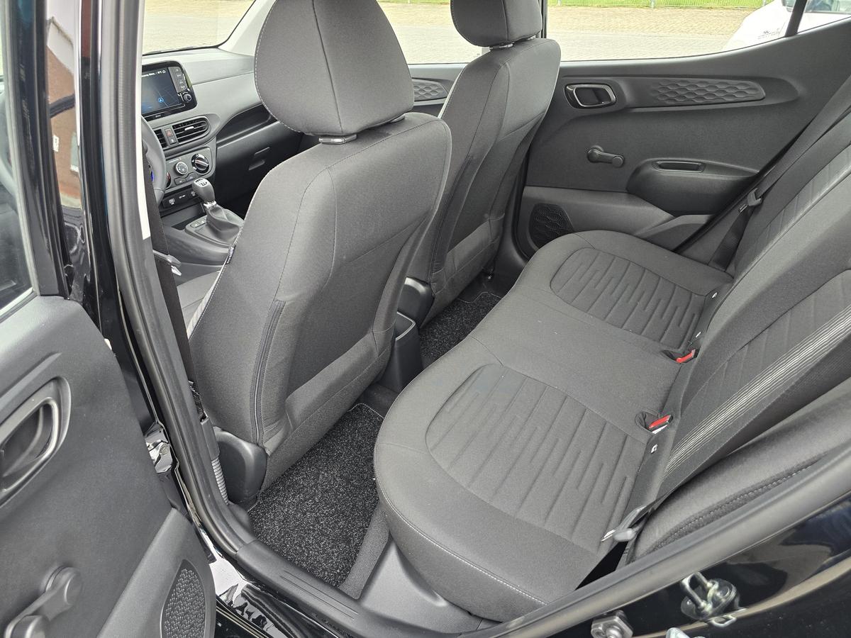 Hyundai i10 1.0 5MT Navi Rückfahrkamera SHZ  DAB beh. Lenkrad