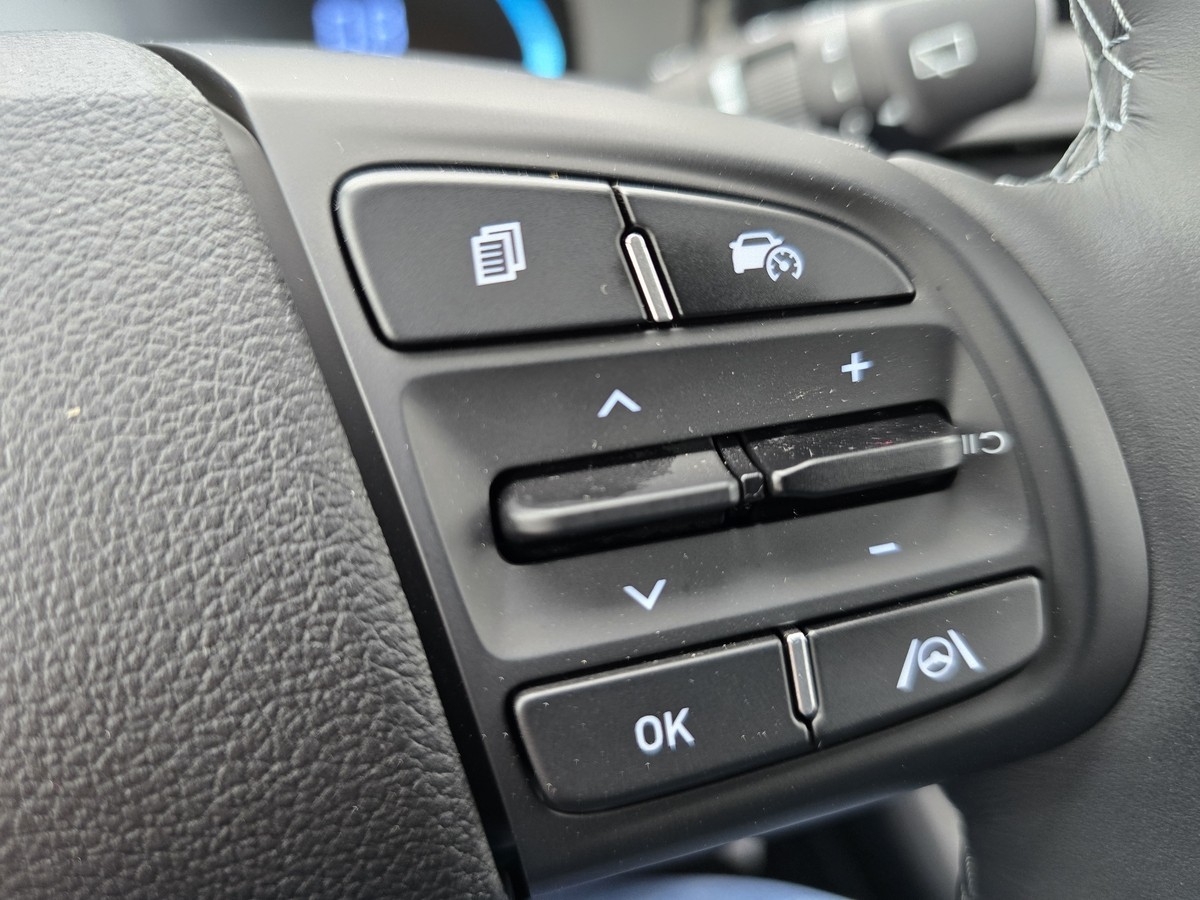 Hyundai i10 1.0 5-Türer #Navi #RFK #SHZ #DAB #beh. Lenkrad #GJR
