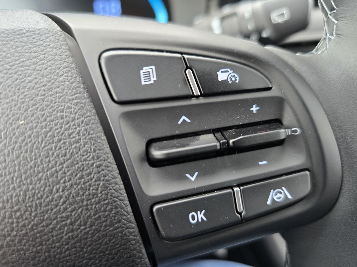 Hyundai i10 1.0 5MT Navi Rückfahrkamera SHZ  DAB beh. Lenkrad