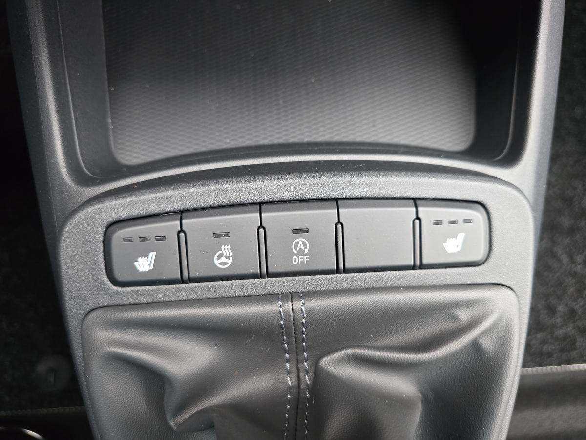 Hyundai i10 1.0 5MT Navi Rückfahrkamera SHZ  DAB beh. Lenkrad