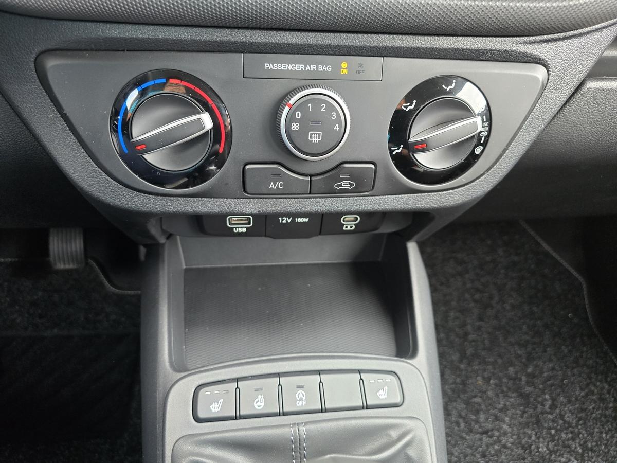 Hyundai i10 1.0 5MT Navi Rückfahrkamera SHZ  DAB beh. Lenkrad