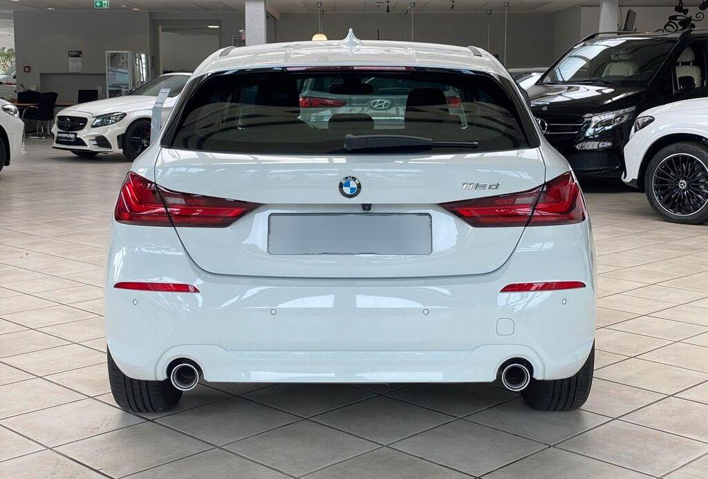 BMW 118 d Advantage*NAV*SHZ*TEMP*CARPLAY*RFK