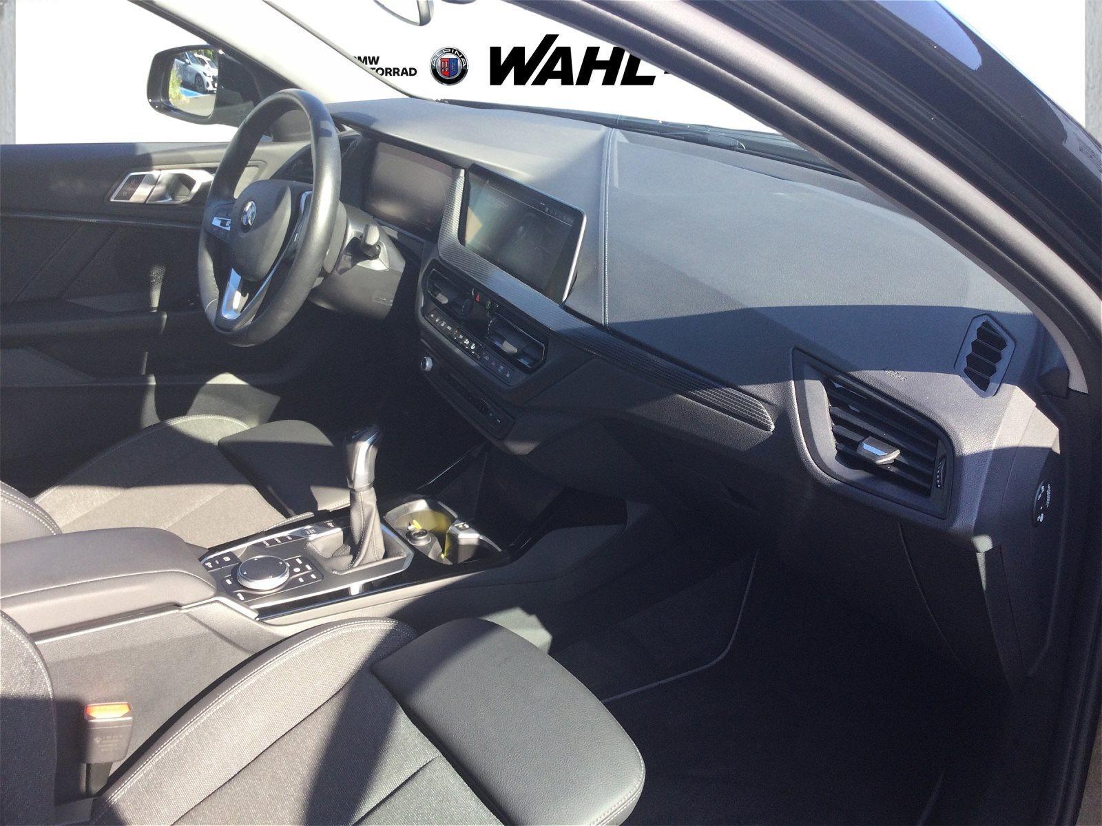 BMW 118 SPORT LINE LC PROF LED GRA PDC DAB WLAN SHZG