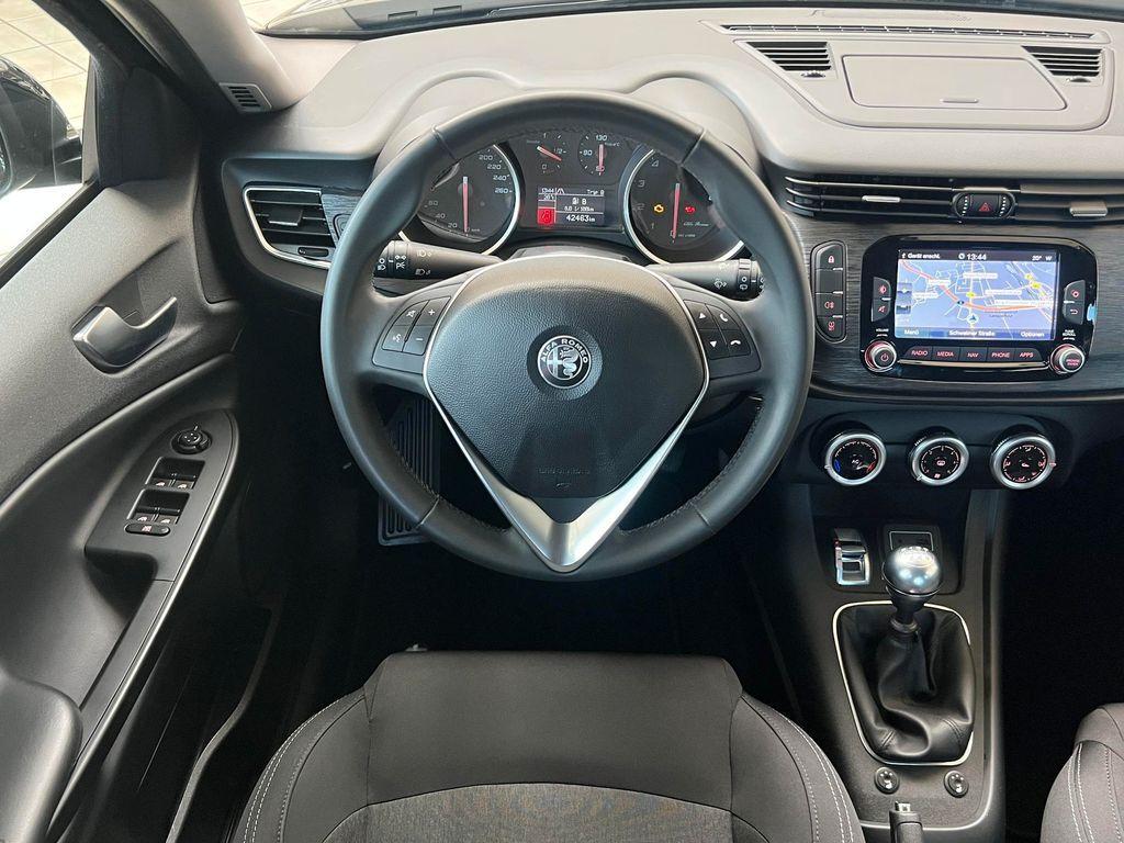 Alfa Romeo Giulietta 1,4 TB 16V*DAB*PDC*NAV*SHZ*KLIMA*USB