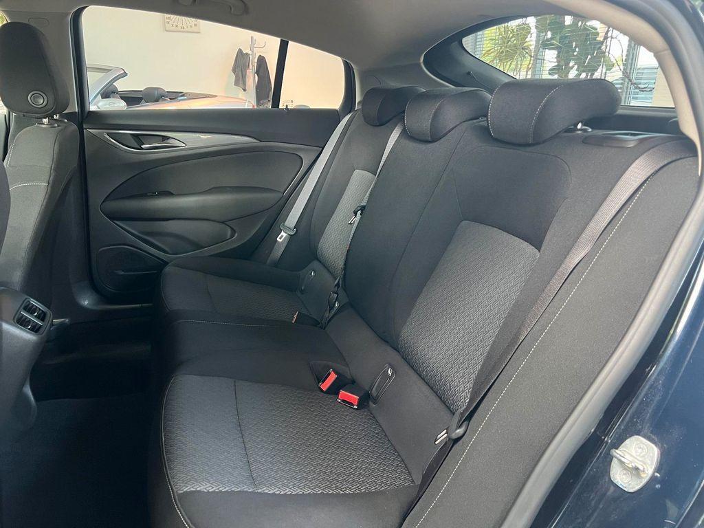 Opel Insignia 1.5  Business AHK|Allwetter|PDC|Carplay