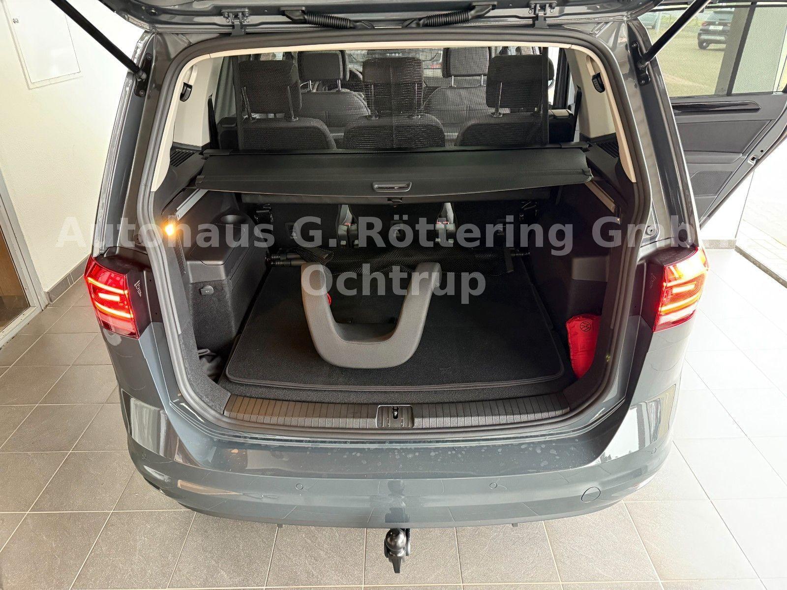 Volkswagen Touran Highline 1.5l TSI DSG+7-Sitzer+Pano+AHK