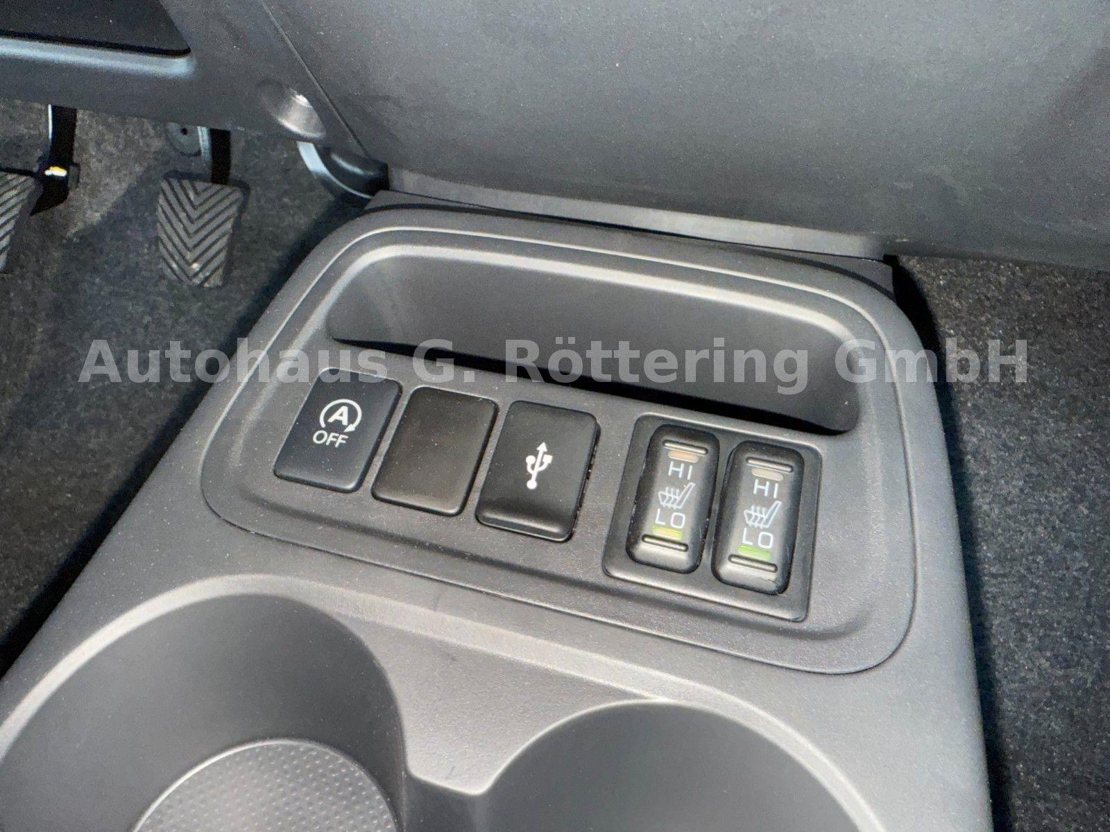 Mitsubishi Space Star Select Plus Black +LM+CarPlay+Klima+