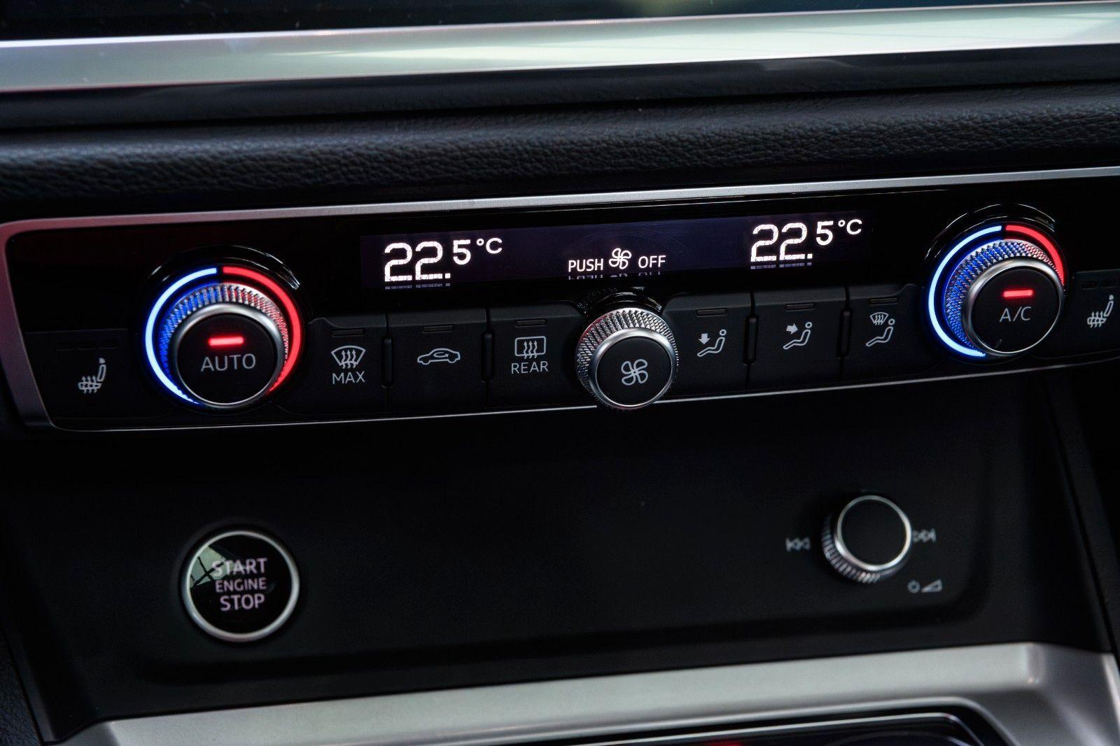 Audi Q3 35 TFSI S line +LED+PANO+AHK+KAMERA+NAVI+KEYL