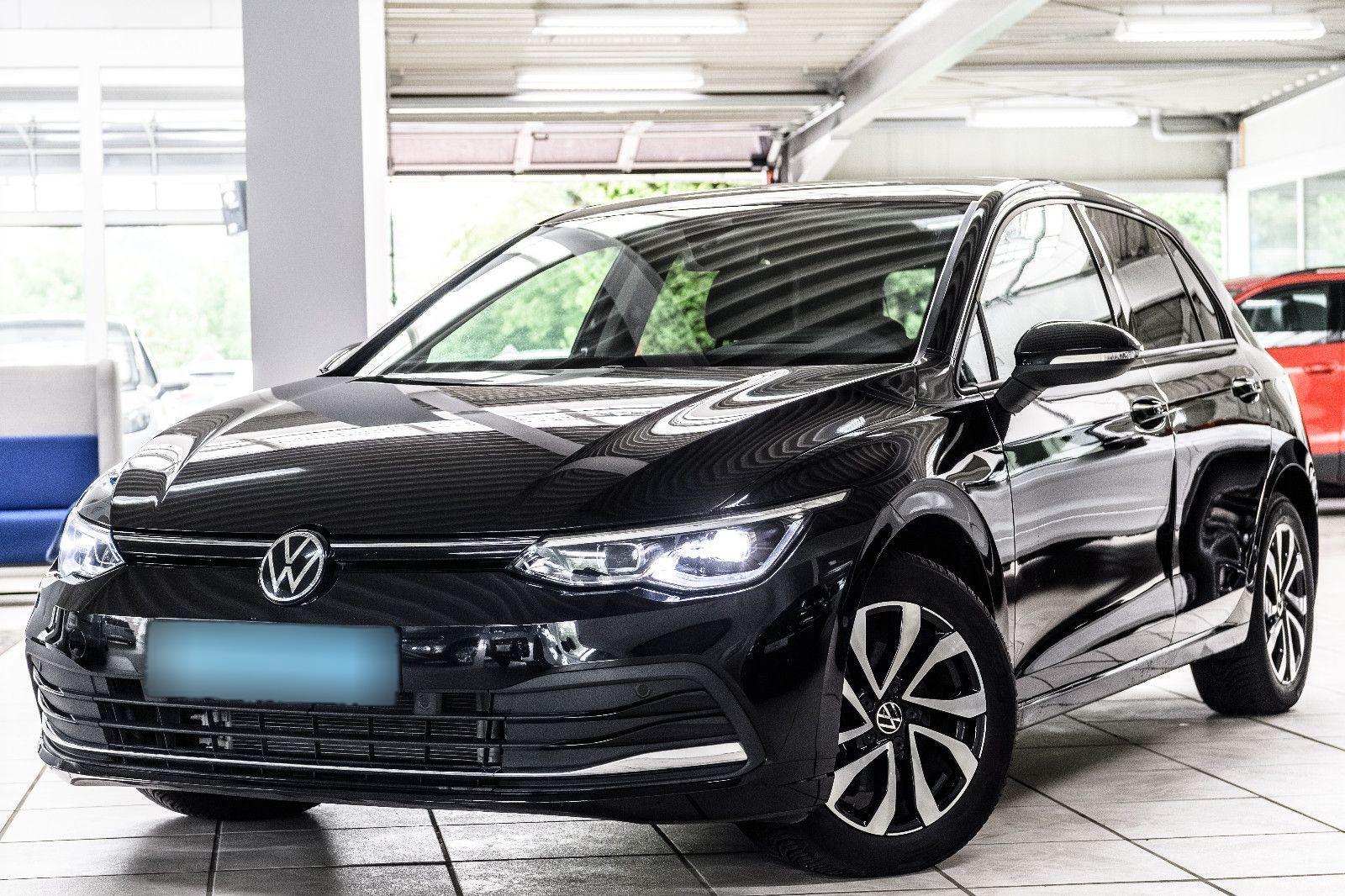 Volkswagen Golf VIII Active 1.5 TSI LED+NAVI+KAMERA+STANDHZ