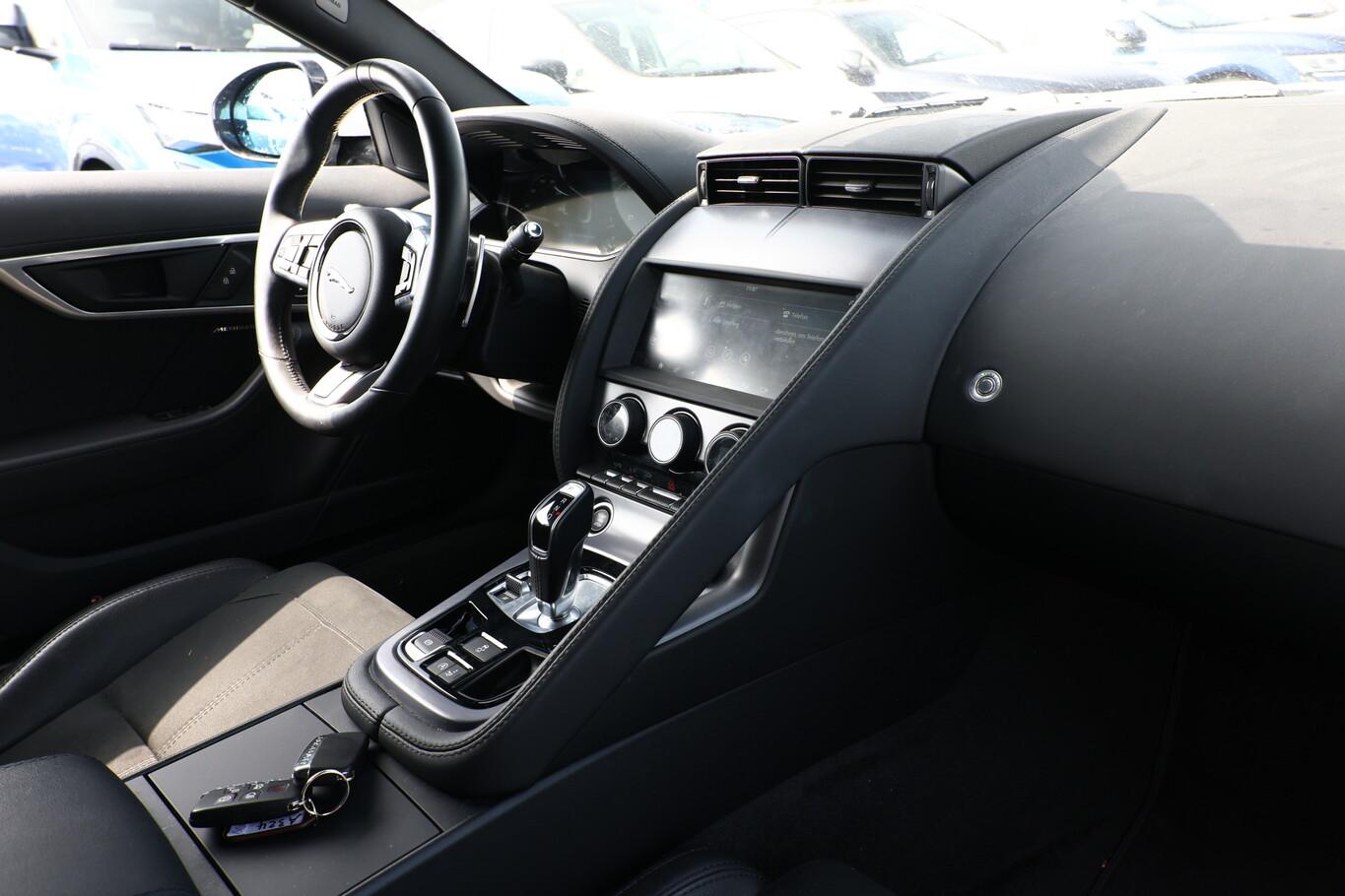 Jaguar F-Type 2.0 P300 SHZ LED Nav Leder 18Z Kam