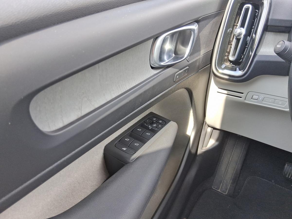 Volvo XC40 T5 Recharge Inscription*LEDER*TOT-WINKEL-ASSIST*KAMERA*