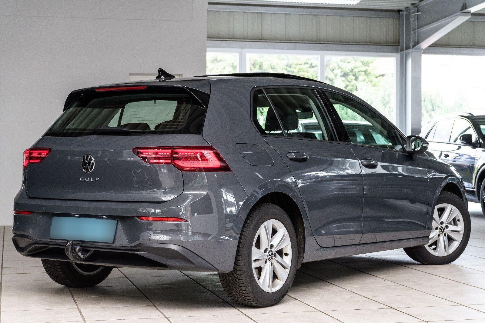 Volkswagen Golf VIII Life  IQ-LED+AHK+PANO+NAV+ACC+5 J.GAR.